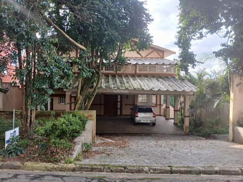 Casa à venda e para alugar em Cotia, Jardim Ipês, com 4 suítes, com 711 m²